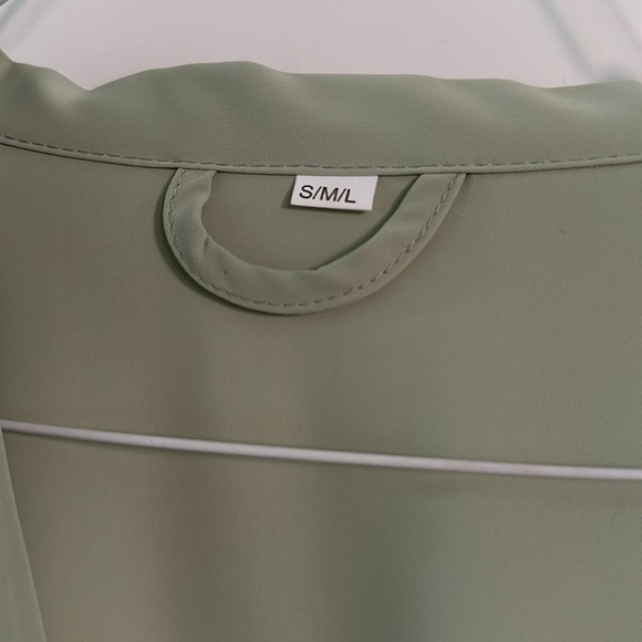 Light Green Ruffle Dressing Robe - Picture 2 of 3